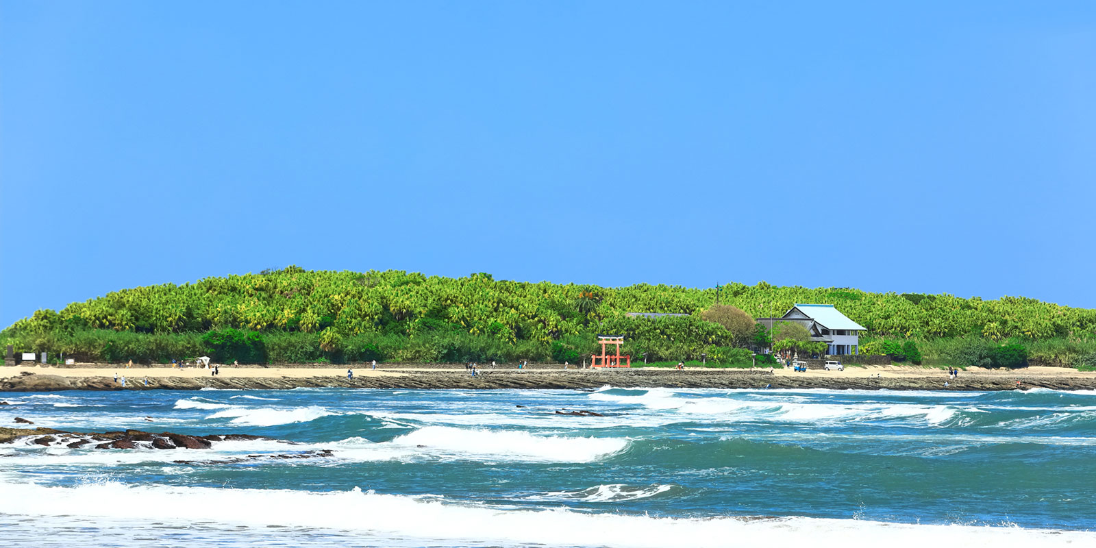 Aoshima island and the shrine’s torii gate | Kazukiatuko/Pixta